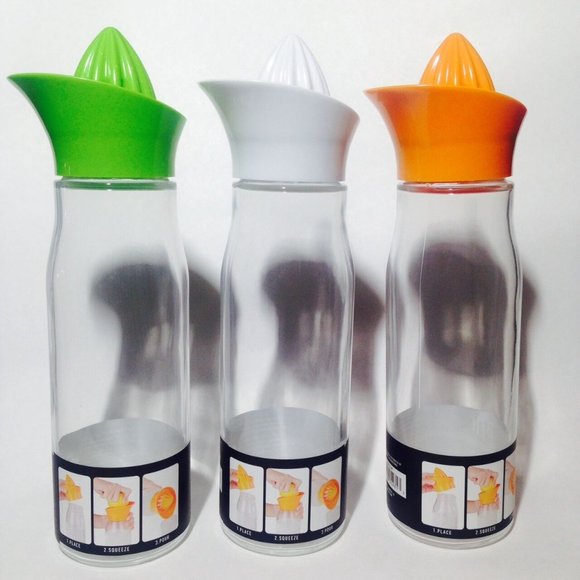 Lot of 3 b/h collection squeeze & pour glass carafe w/ juicer Lid 26.5 o… - Picture 4 of 6